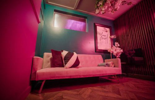 Manchester's ONLY private party suite for 12 with Makeup Room - Photo 38
