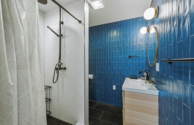 Lake Daze by Avantstay Lakefront w/ Modern Interior, Enclosed Porch & Hot Tub - Foto 29