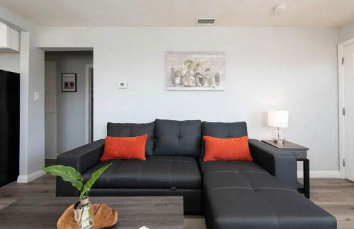 Chic Getaway Cozy Comfortable and Convenient with Two Bedrooms - Foto 36