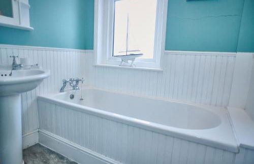 Large character home, hot tub, beach 5 min walk - Foto 23