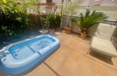 Maravilloso apartamento céntrico de 70m2, jardín propio 40m2 con piscina para niños y parking opcional - Foto 23