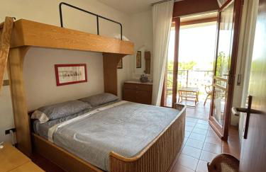 Ampio appartamento in centro con vista - terrazze, parcheggio gratuito e Wi-Fi - Foto 13