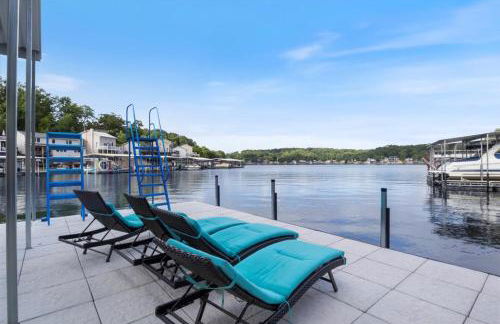 Beautiful Lake Front Home with Private Dock In Lick Branch Cove - Foto 1