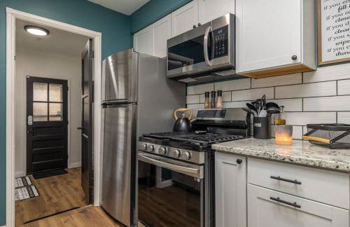 Close to airport* Pets*Fenced yard*A/C & Fast WIFI - Foto 16