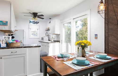 Oceanside Cottage -3BDR 2BA-Walk to Beach! - Foto 14