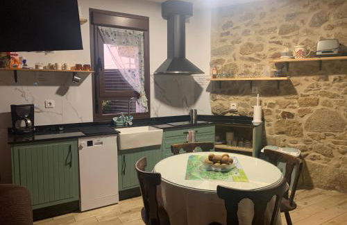 CASA RURAL PUERTO - casa completa con espacio exterior, wifi, estufa, barbacoa, piscina y zona de aparcamiento privada - IDEAL PARA DISFRUTAR EN FAMILIA O GRUPO DE AMIGOS - Foto 13