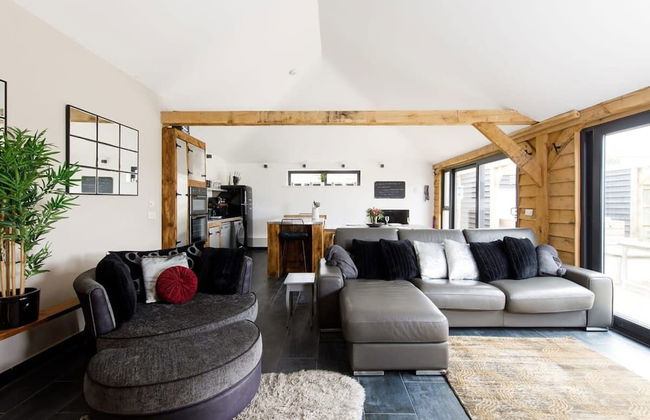 Rural Lodge Retreat With Hot Tub - Photo 12