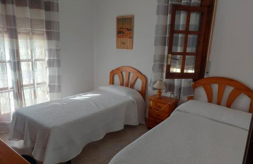 AMPLIO CHALET CON GRAN PISCINA - Foto 18