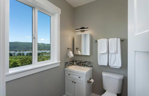 Eagles Bluff 1BR Suite of Kalama Oaks Lodge - Photo 11
