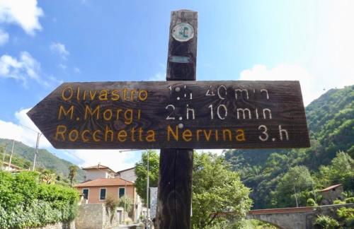 Casa Celestine in Via Orsini Isolabona Liguria Italy Sleeps 5 - Foto 56