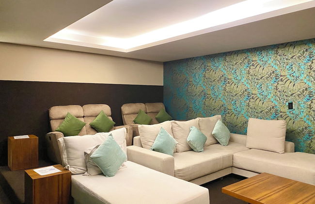 Urban Towers by Andiani Travel - Photo 15