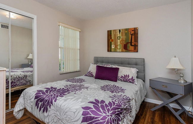 Villas at Island Club Community, Pools, Jacuzzi and More! - Photo 9