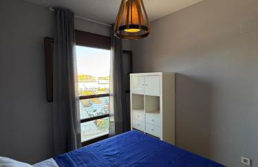 Enjoy the sun and pool in this fabulous apartment - Foto 8