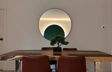 KING BED •Private Patio&Parking•Sophisticated Stay - Foto 9