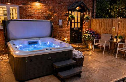 The Shakespeare Lodge - Sleeps up to 12 - 2 HOT TUBS - Foto 13