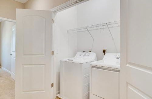 Coastal Beaufort Abode - Pool Access, Near Beaches - Foto 18