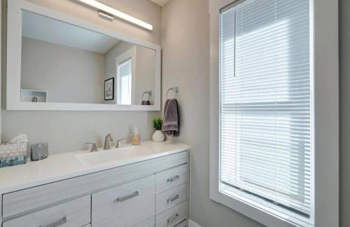 Fall Festivities - 4BR Home by IU Stadium Bloomington Bliss - Foto 77