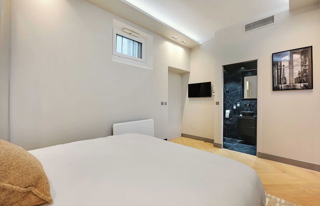 Elegant Home Close to the Eiffel Tower - Photo 2