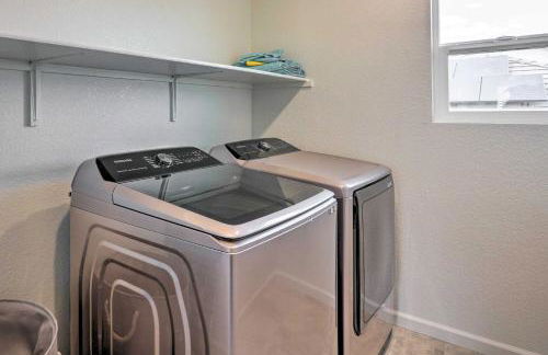 Sacramento Retreat with Yard about 13 Mi to Dtwn! - Photo 32