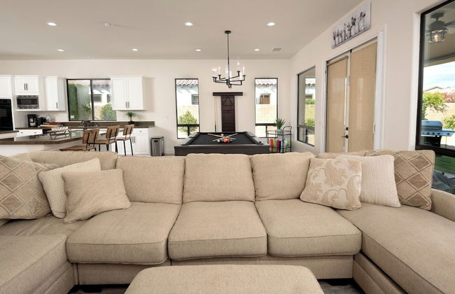 Luxury Resort Style Living w/ Pool & Jacuzzi - Foto 17