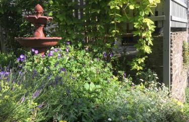 The Attic Apartment, Quay Street Studios Cardigan - Foto 14