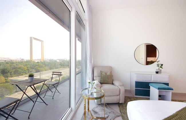 Luxury StayCation - Spacious Apartment Amidst Lush Green Parks - Photo 8