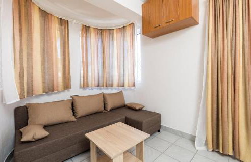 3 Bedroom Cozy Apartment In Prizna - Photo 20