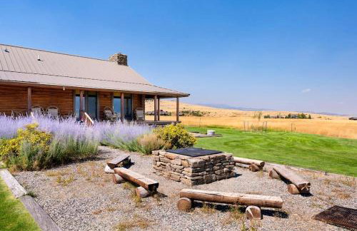 Intimate Off-Grid Cabin with Fire Pit and Mountain Views in Montana - Foto 31