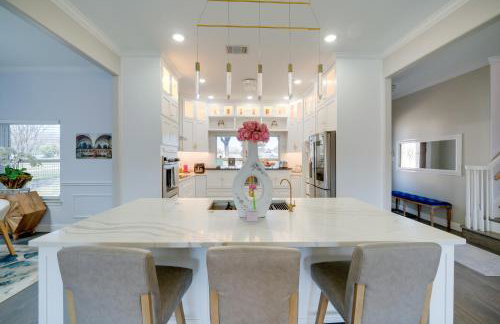 Near Joe Pool Lake! Luxe Getaway with Shared Pool - Foto 11