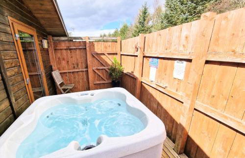 Lomond 6 with Private Hot Tub - Fife - Loch Leven - Lomond Hills - Photo 4