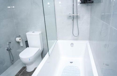 Large 4 Bedroom House Near Heathrow and M4 Free Parking - Foto 14