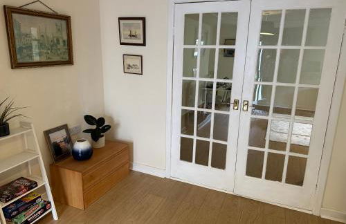 1 bed annex with extra sofa bed ideal for families and business guests - Photo 7