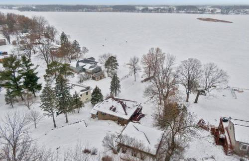 Lake Cabin; Renovated, Flat Lot, Dock, Sandy Beach, Many Games and Lake Toys! - Foto 52