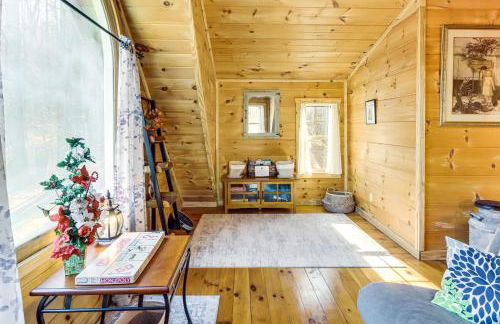 Newly Refreshed! Suches Cabin with Deck, Fire Pit - Foto 14