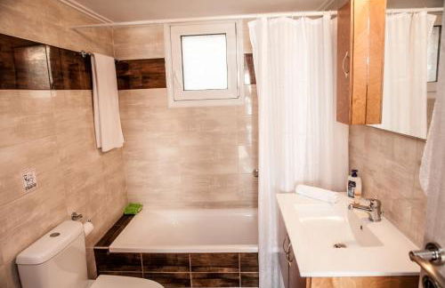 Plagia's Sunset Apartments - Photo 32