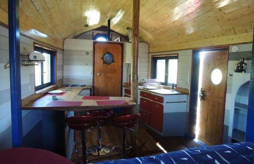 Yourte Roulotte et Gite de la Laïta - Foto 47