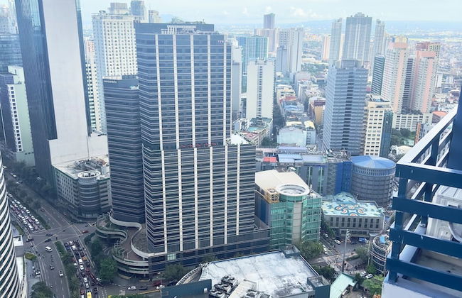 Apartment in City of Makati with swimming pool and terrace - Photo 20