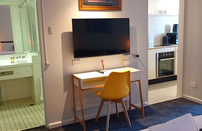 Sydney Hyde Park Paxsafe Apartments - Photo 30