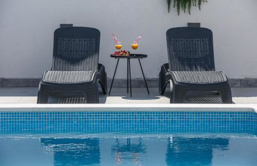 Villa Barbara & Zoran with heated swimming pool - Photo 30