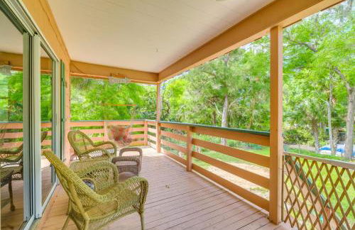 Relax Fireside Riverfront Inglis Duplex with Dock - Foto 1