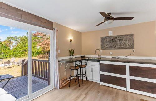 Chill Retreat, hot tub, large private yard - Foto 28