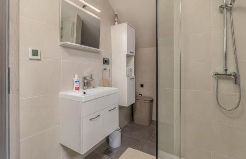 Aura Apartment - Photo 17