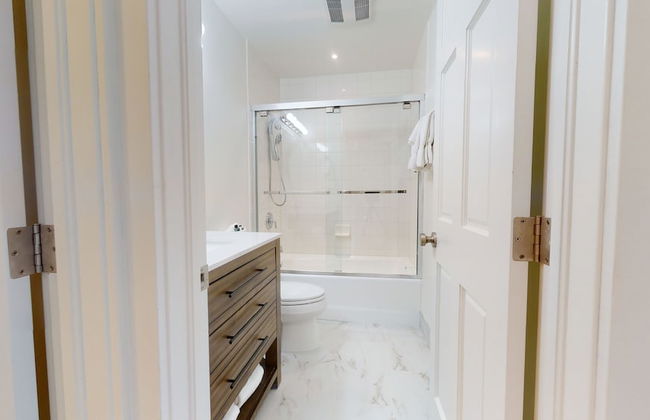 Enzian - CoralTree Residence Collection - Photo 37