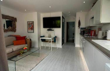 Ocean Drive Deluxe Apartment with use of the Day time Beach Hut - Foto 51