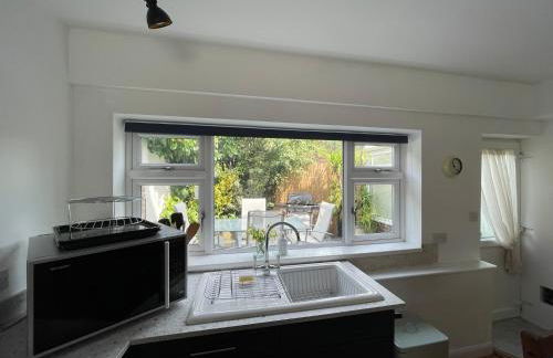 Sompting Village - Close to sea and South Downs - Photo 9