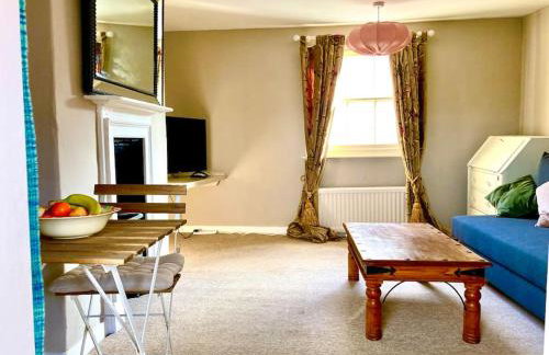 Charming 1 bed loft in 16C house in city centre - Foto 3