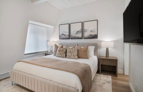 1 Block to Gondola Updated Top-Floor 2BR 2BA - Foto 8