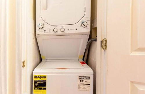 The Brick House Wooster Sq at Yale with Skyline Deck and WD - Foto 19