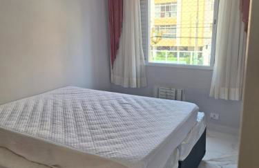 Apartamento com Estacionamento, Wi-Fi, Ar condicionado a 300 metros da Praia da Enseada no Guarujá. - Foto 58