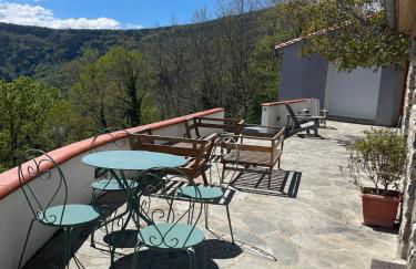 Total Peace and quiet on the top of the mountain, - Foto 6